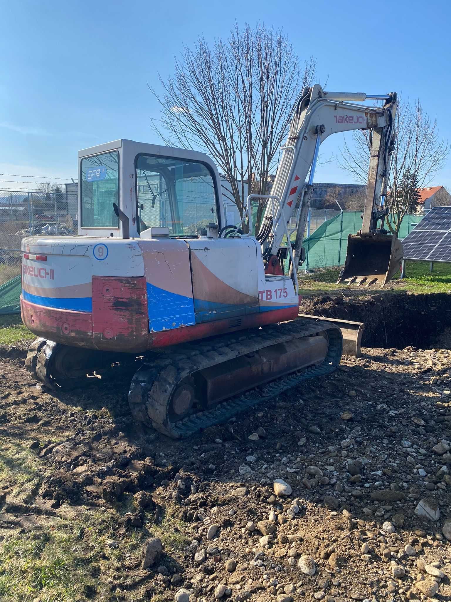 Vand excavator Takeuchi TB175