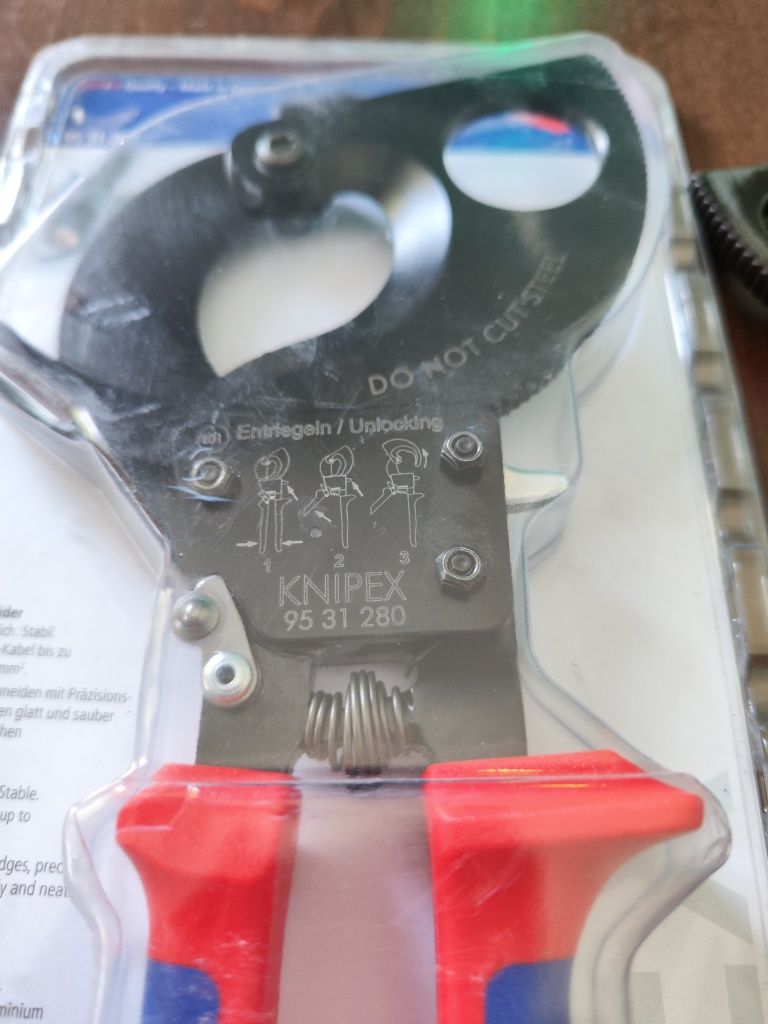 Ножици за кабели Haupa и Knipex гилотина