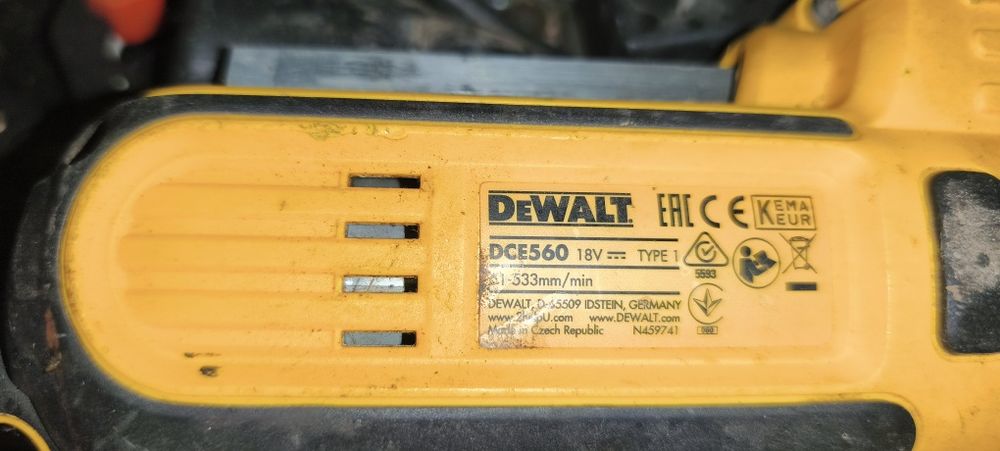 Pistol silicon dewalt dce560