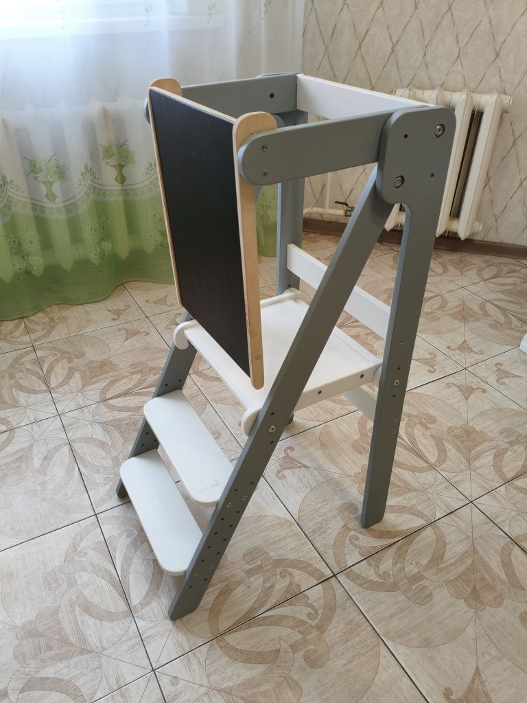 Башня помощника для малышей