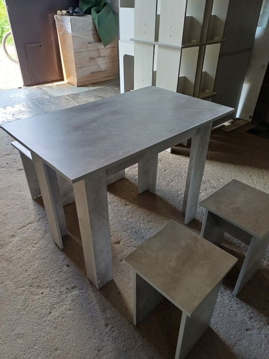 Стол с табуретками!!! Новый!!!