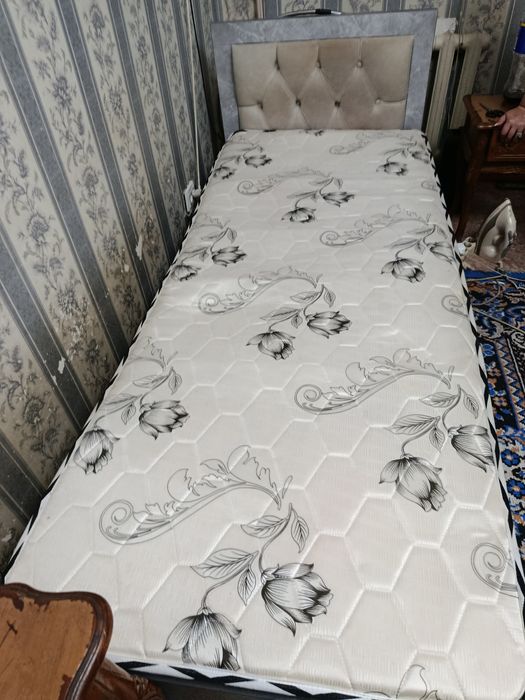 Односпалная кровать в хорошем состоянии