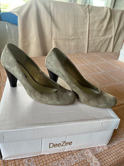 Pantofi piele intoarsa bej,nu pot reda culoarea