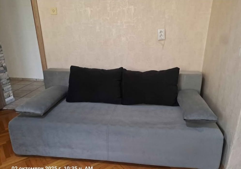 Разтегателен диван (Кийра) 140/190см ,с подарък към него топ матрак