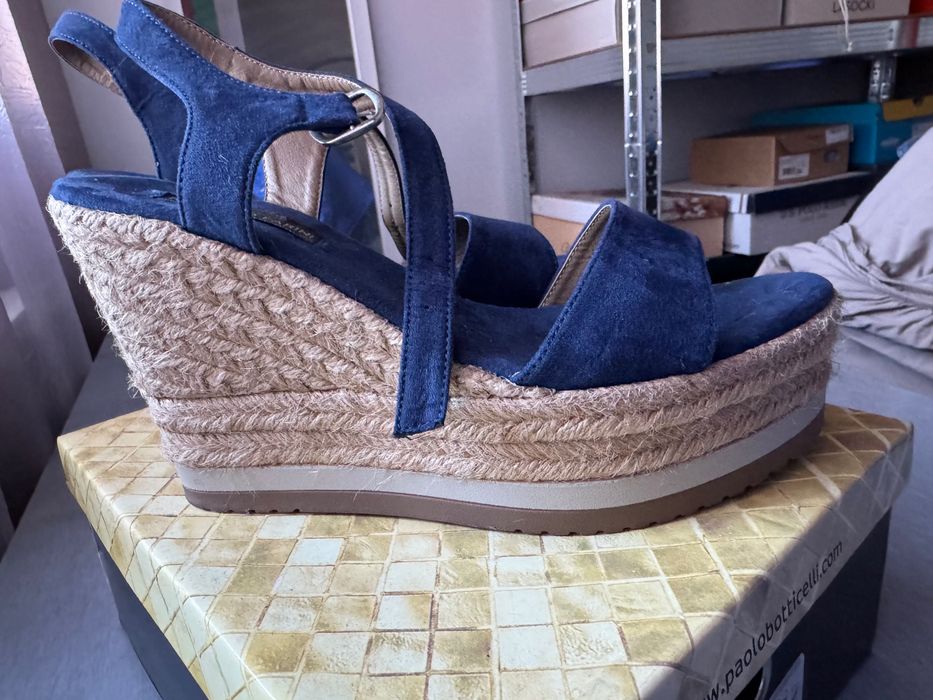 Сандали на платформа 38