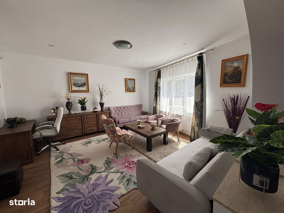 Casa cu 5 camere, in zona cenrala, spre vanzare, deosebita