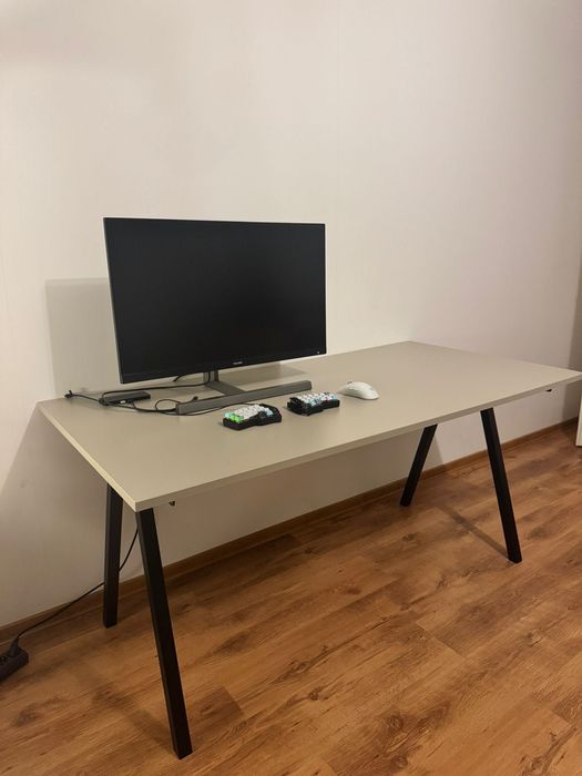 Birou bej TROTTEN Ikea