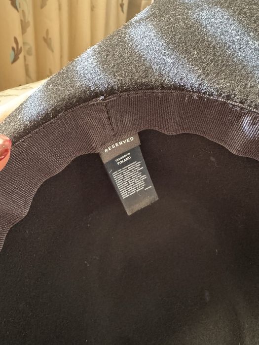 Шапки Reserved и Stradivarius