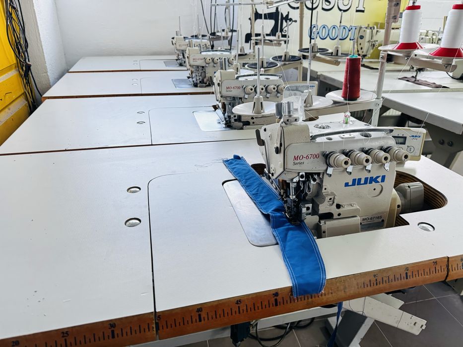 Masina de surfilat JUKI 5 fire automata cu taiere ata si servo motor