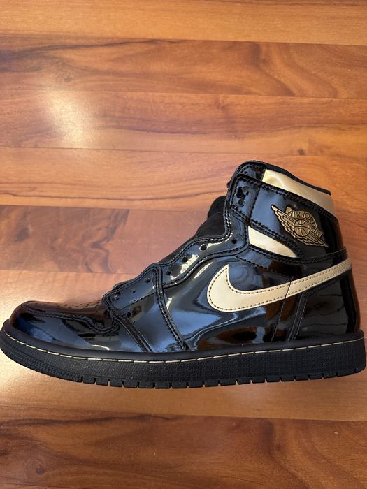 Jordan 1 Metalic Gold