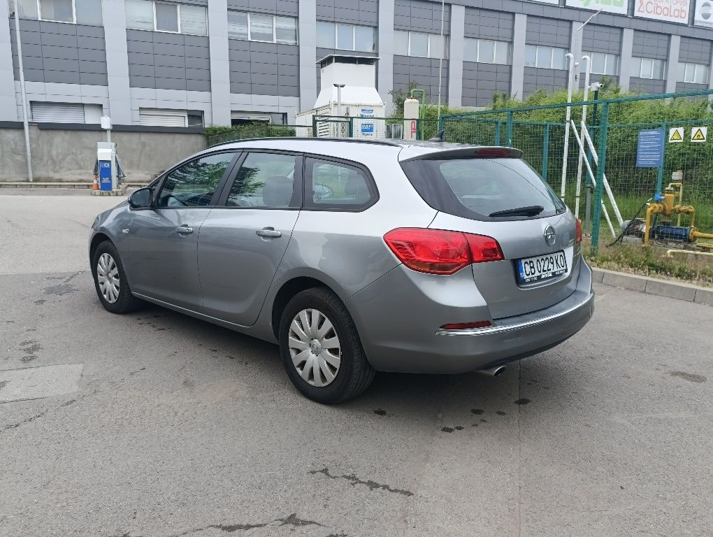Opel Astra 2.0 автоматик