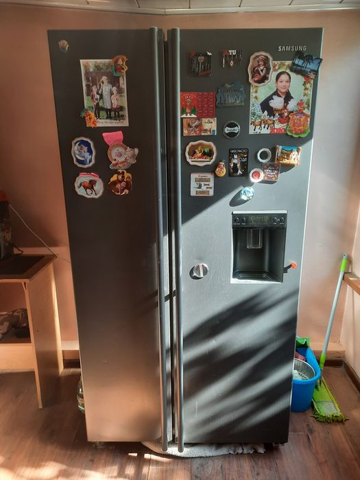 Холодильник  Samsung