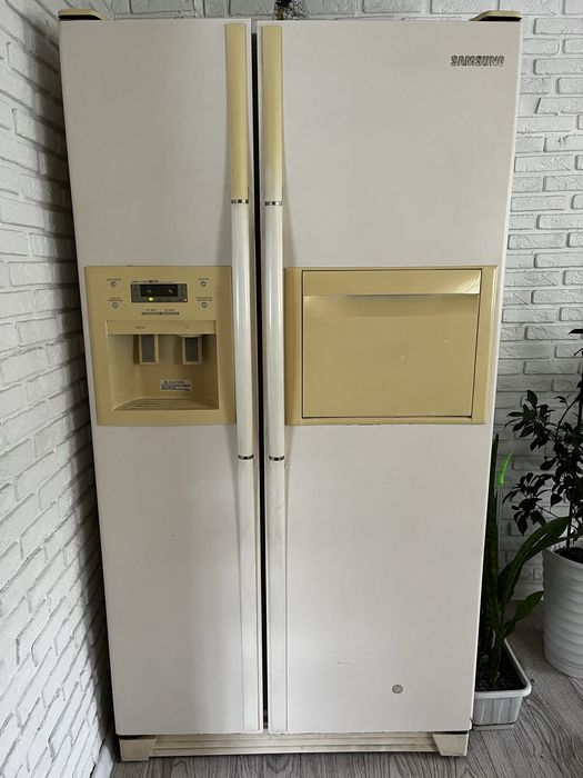 Продам холодильник Samsung