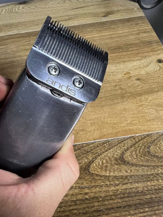 Masina de tuns Andis