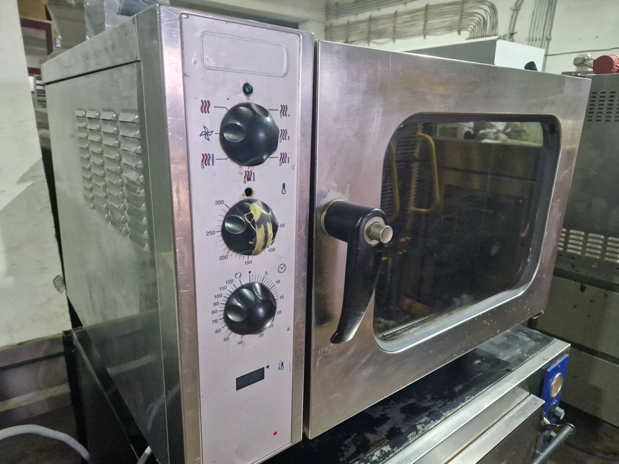 Cuptor gastro sau patiserie tavi, cu meniu, rețete, la 380v