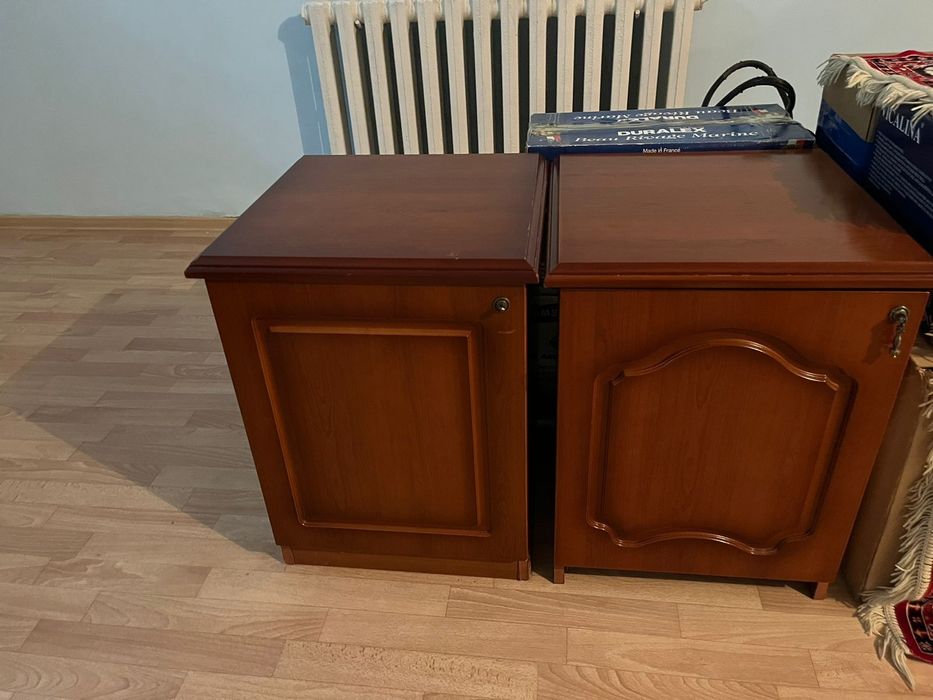 Тумбочка       ,