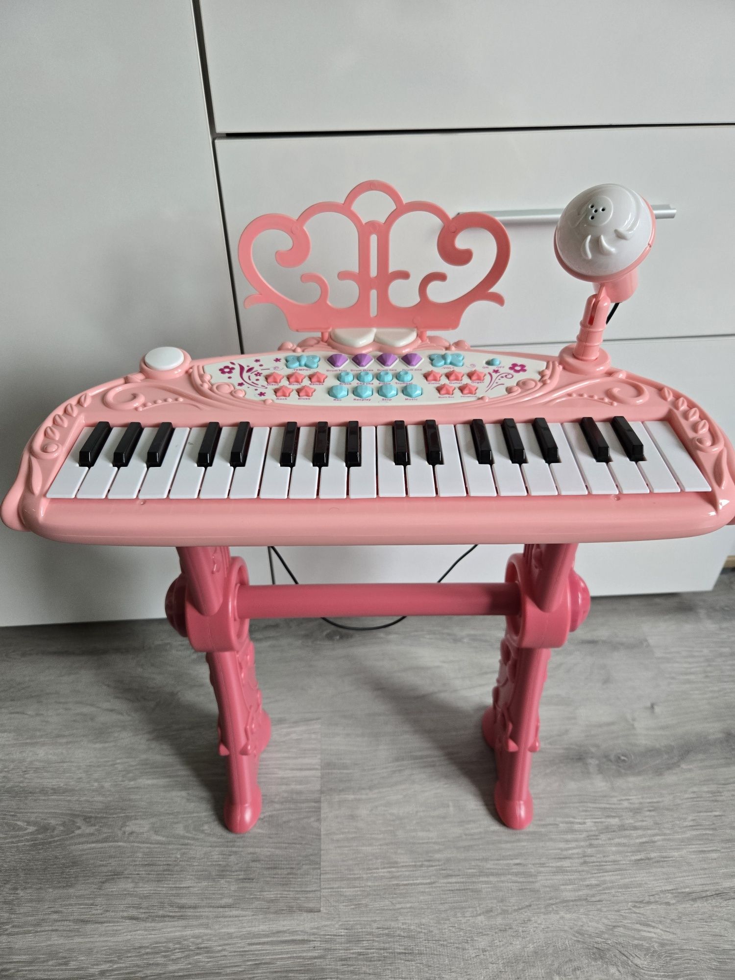 Разнообразни детски играчки