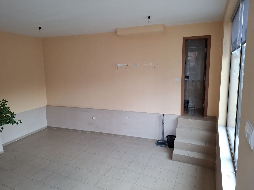 Дава се под наем Офис в Пазарджик, Моста на Лютата - 32 кв.м за 153 € - Снимка #5