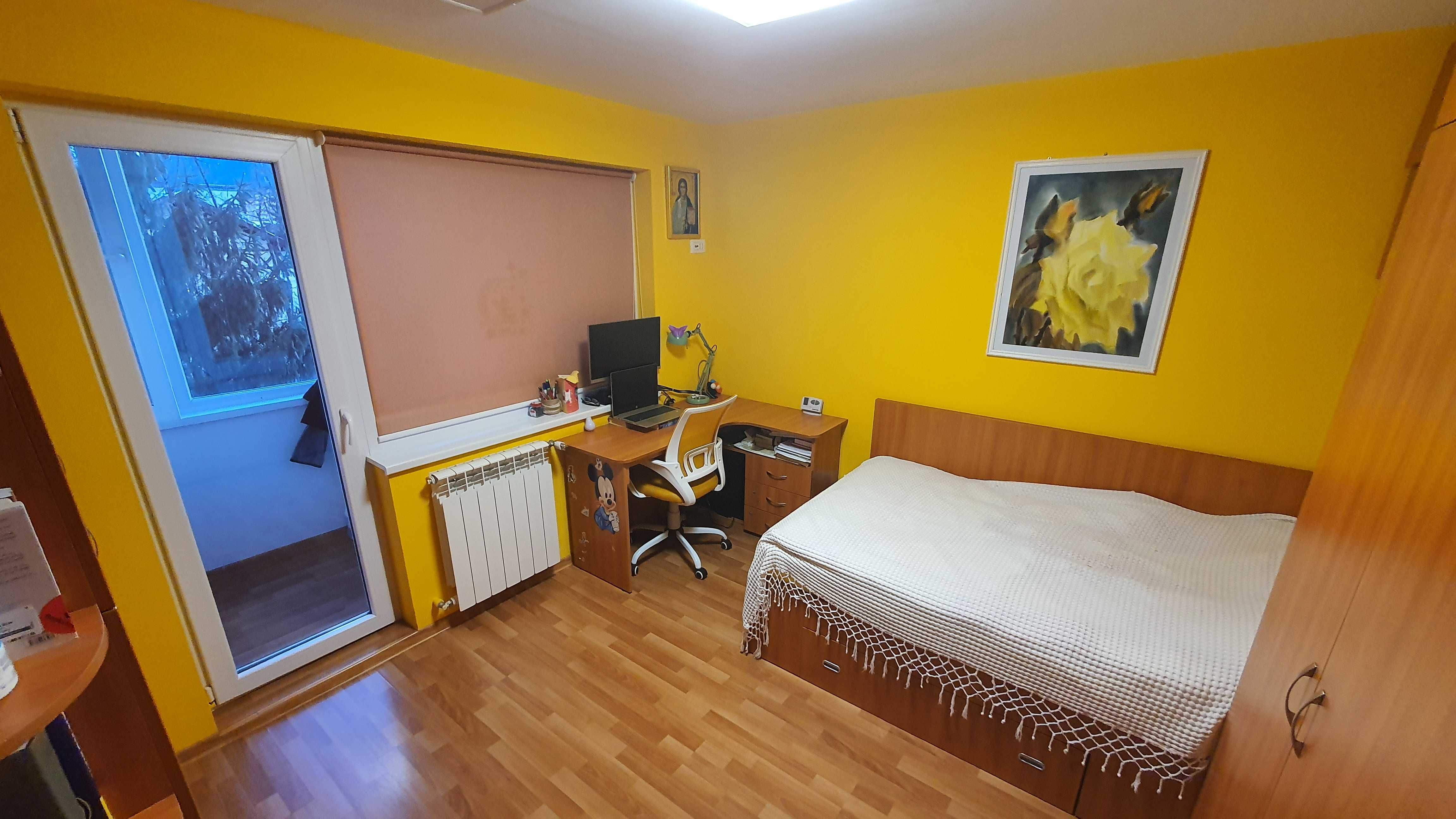 Inchiriez apartament 3 camere mobilat zona Astra clasa A energetica