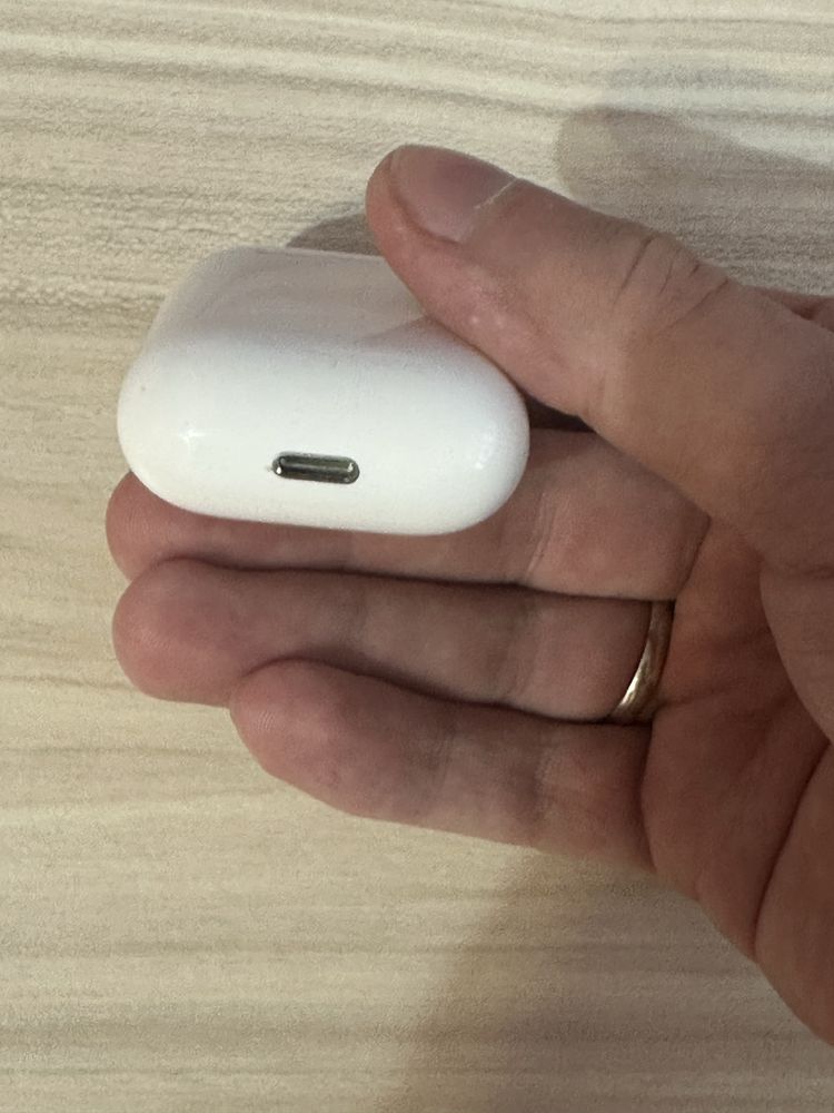 Apple Airpods gen 2 + подарък калъф