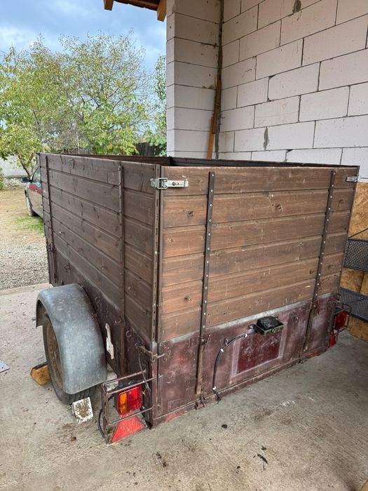 Vand remorcuța 600kg