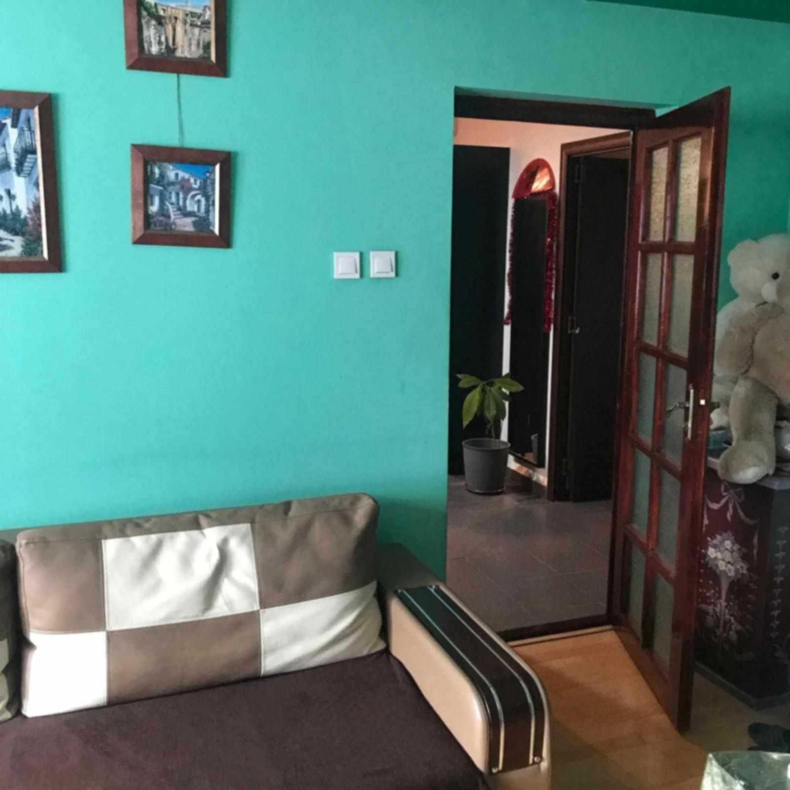 Apartament 3 camere, 80 mp, decomandat, loc parcare inclus