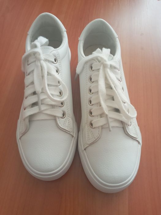 Продам кроссовки