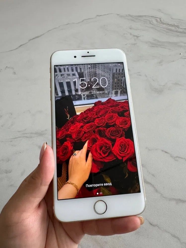 Айфон 7+ продается идеально целый