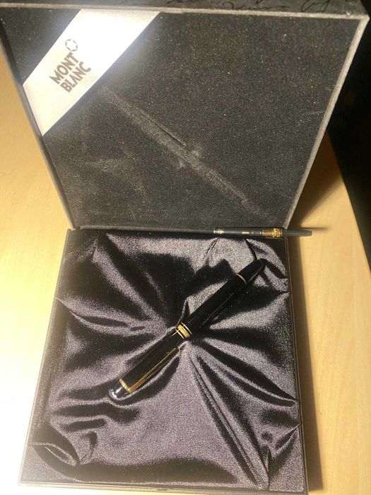 Stilou Montblanc Meisterstuck Solitaire 144 negru 14K