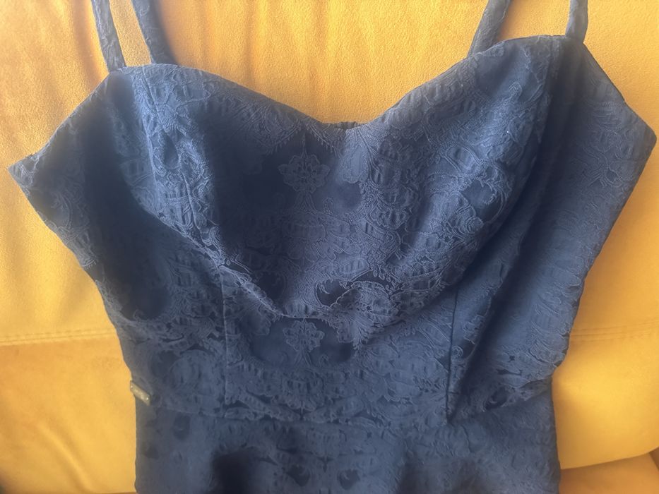 Черен топ  на Guess