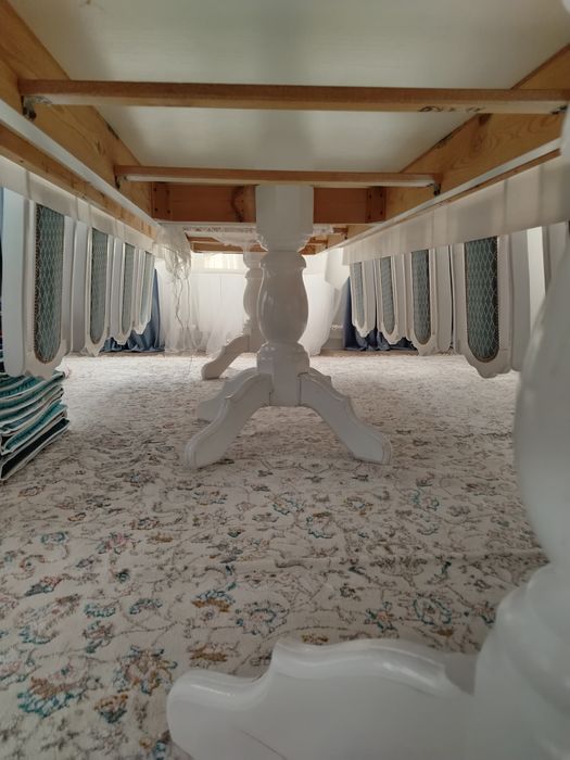 Стол со стульями