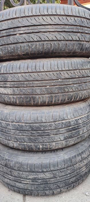 4 ta 215_65_R15 shina sotiladi