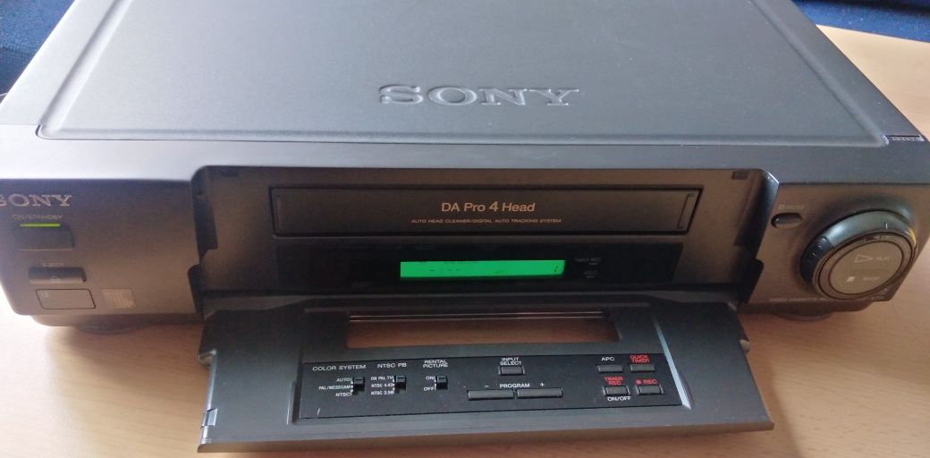 Видео SONY.С много екстри.