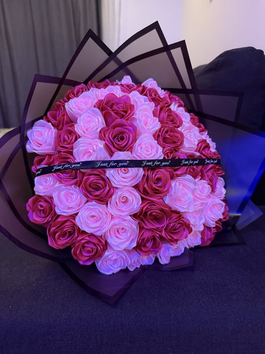 Buchet trandafiri din satin