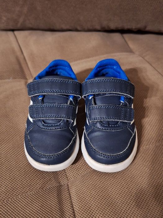 Детски маратонки Adidas, размер 21