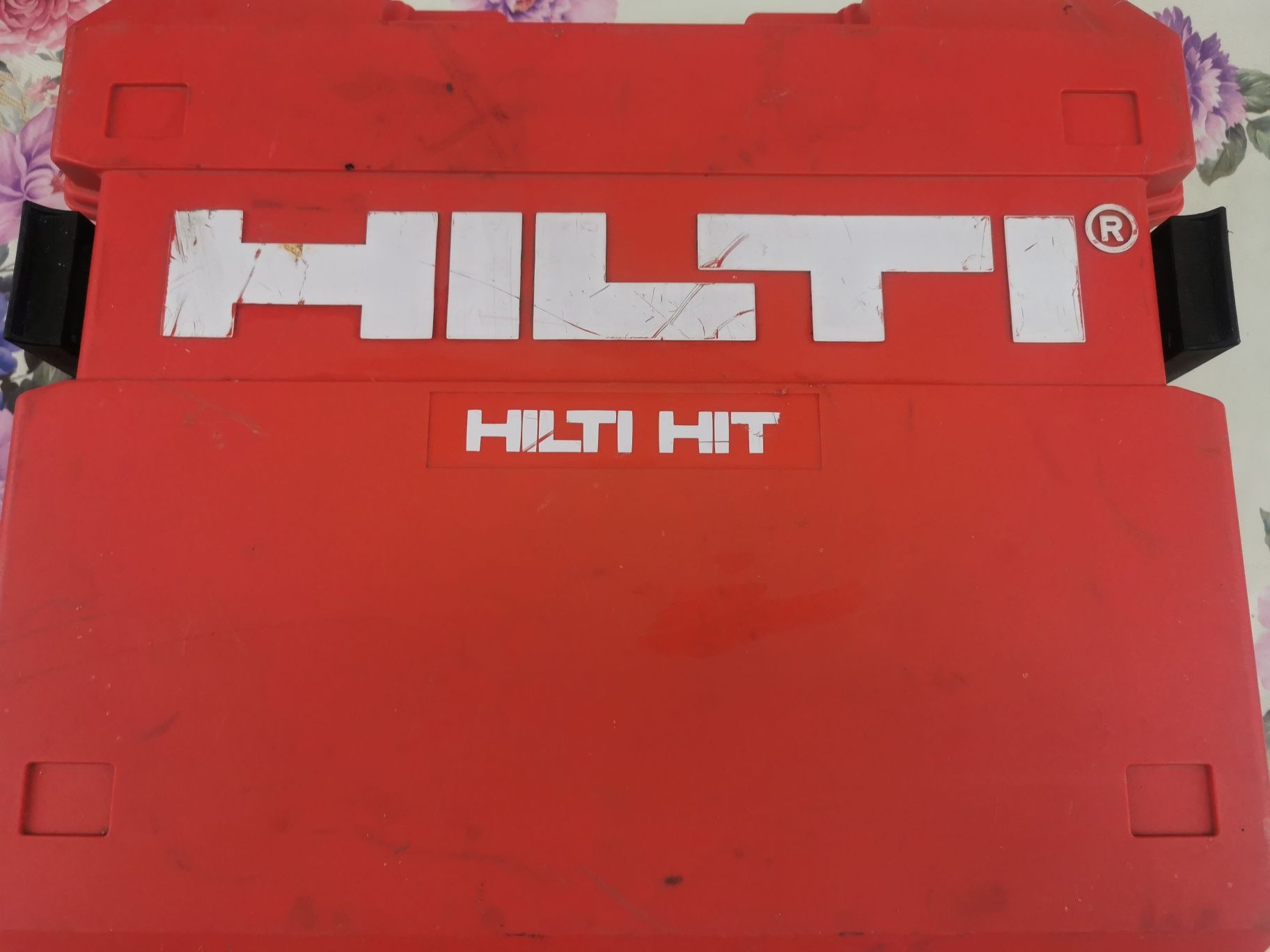 Pistol ancoră chimica Hilti