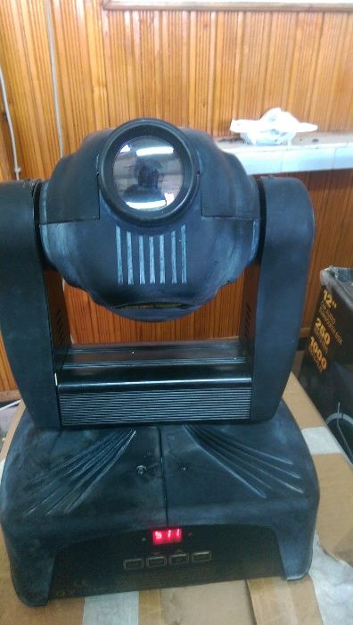 3 Roboti Moving Head Pilot 150 club/discoteca/pub