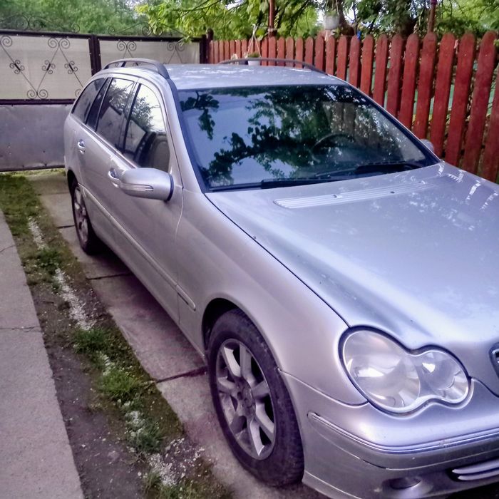 Vând Mercedes C220 CDI