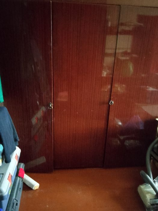 Продаю шифонер .