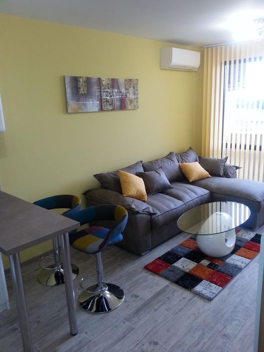 Светъл ДВУСТАЕН апартамент в кв. Южен/ С ПАРКОМЯСТО!!!