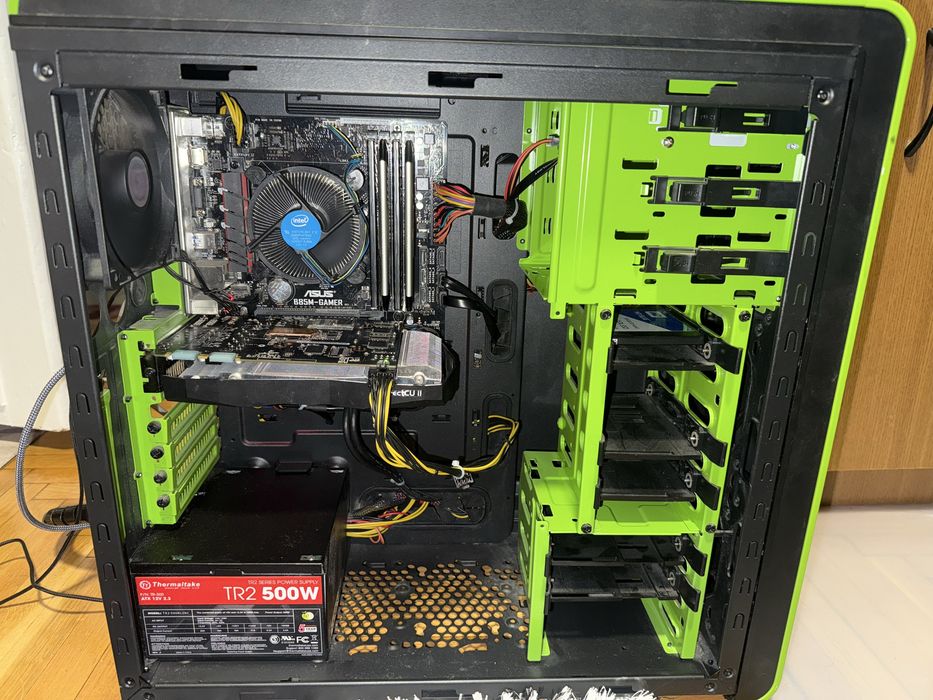 Pc intel i7 4790, 16gb ram, Nvidia GTX 760 2gb, ssd 512gb