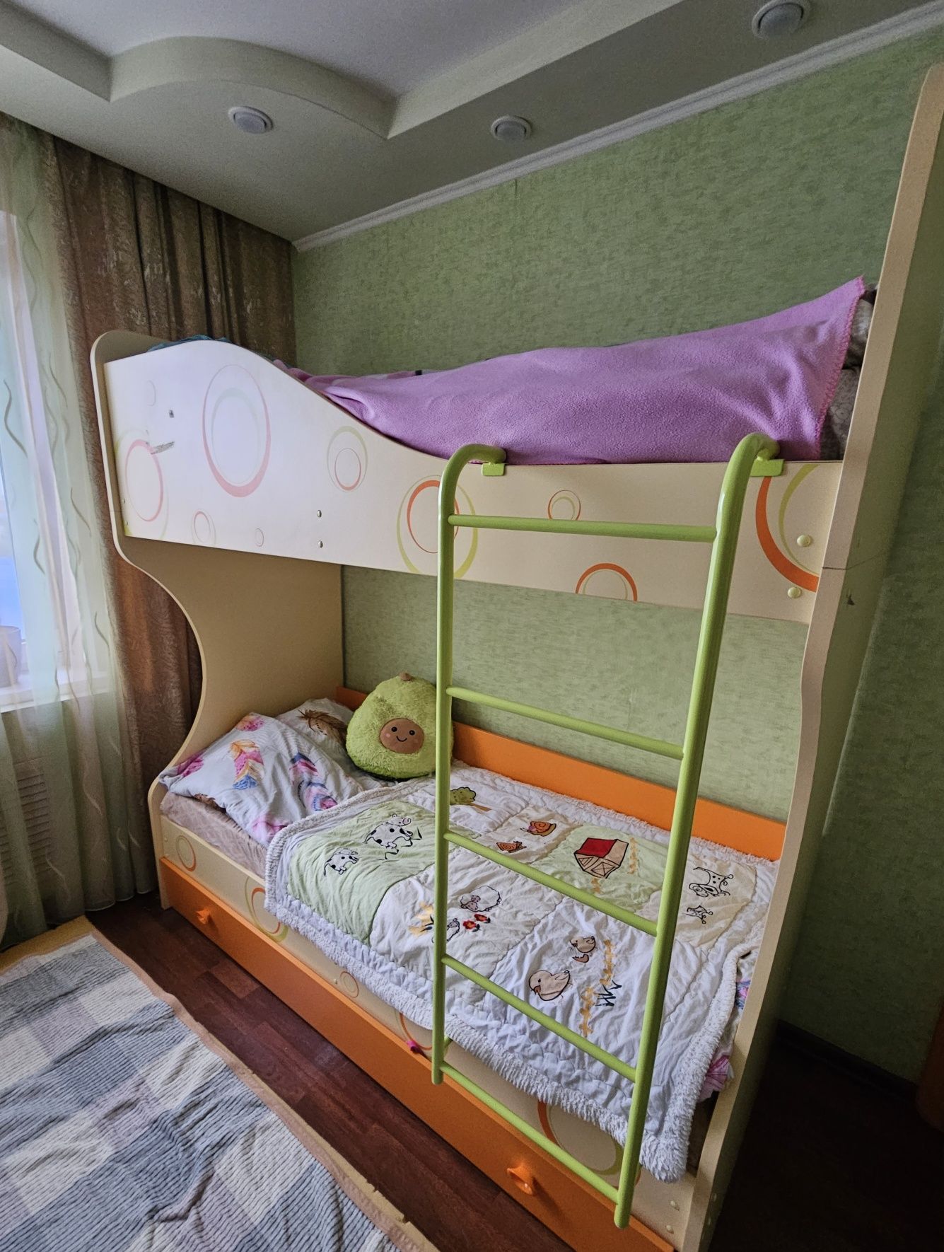 Продам двухярусную кровать