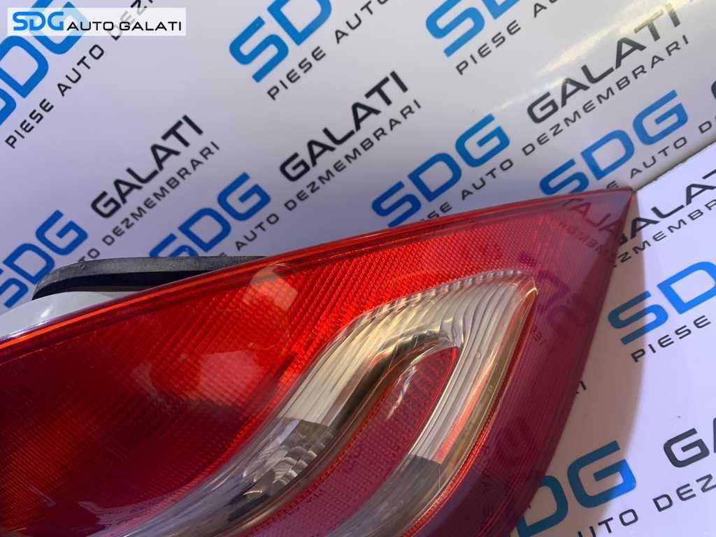 Tripla Lampa Stop Dreapta Mercedes C - Class Berlina Sedan W203 2000 - 2004 Cod 2038200264 2038200264R