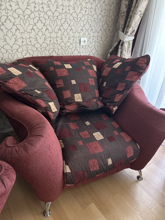 Кресло на ножках