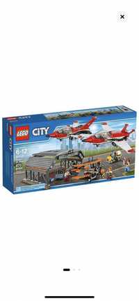 Lego City 60103 Parada de aviatie pe aeroport