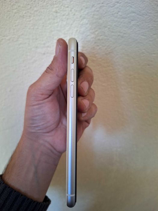 iPhone 11 64гб в отлично състояние