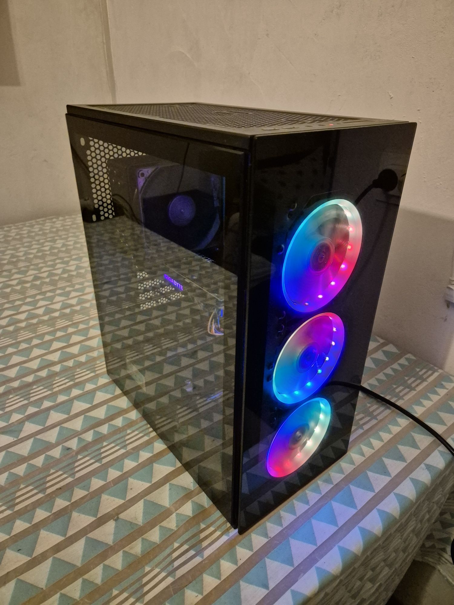 Геймърски компютър гаранция/i5 9400f 16GB,GTX 1070 8GB, 256GB SSD 1TB