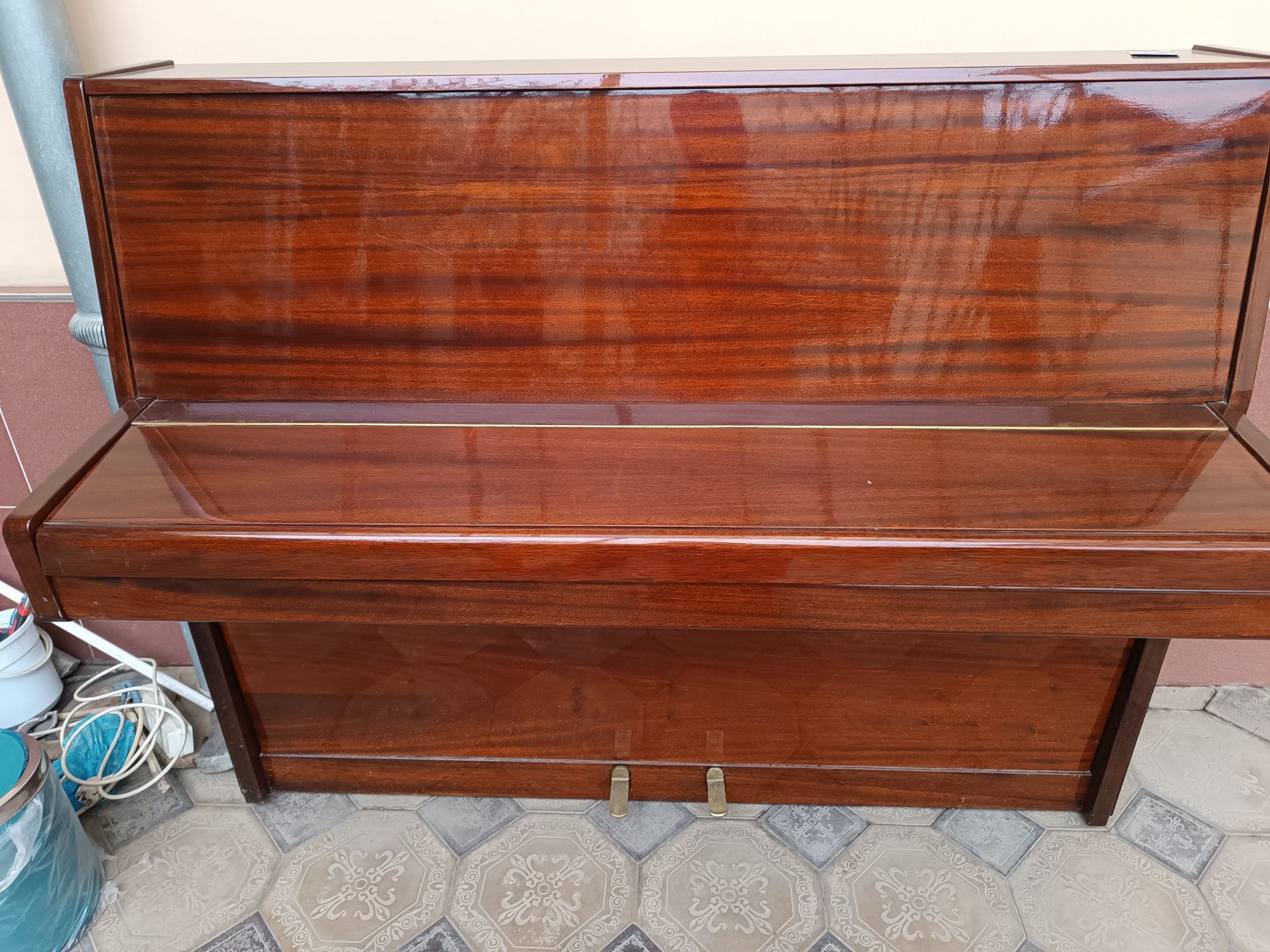 Pianino sotiladi