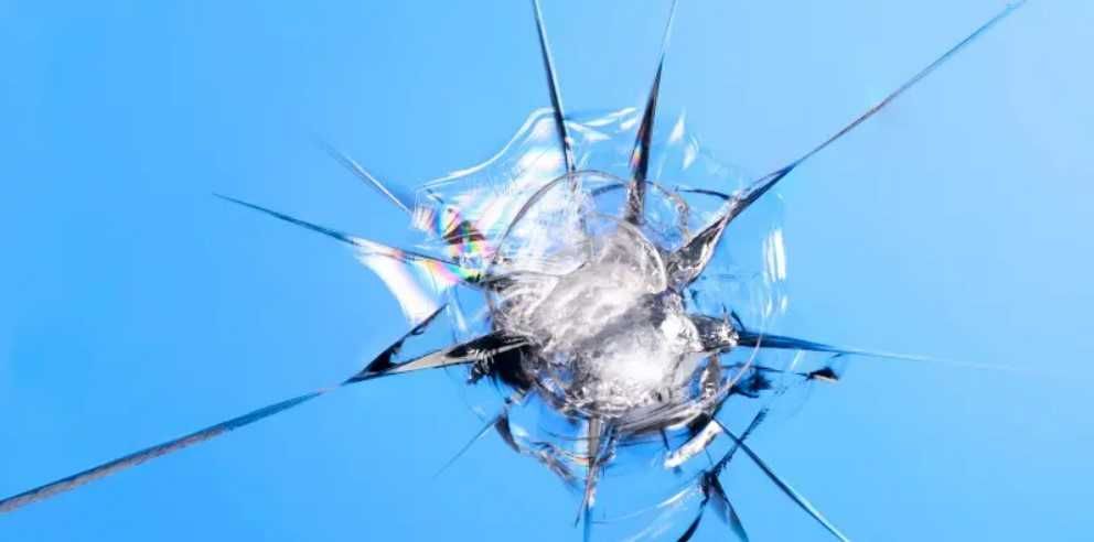 Реставрация и ремонт сколов и трещин на лобовом стекле. Возможен выезд