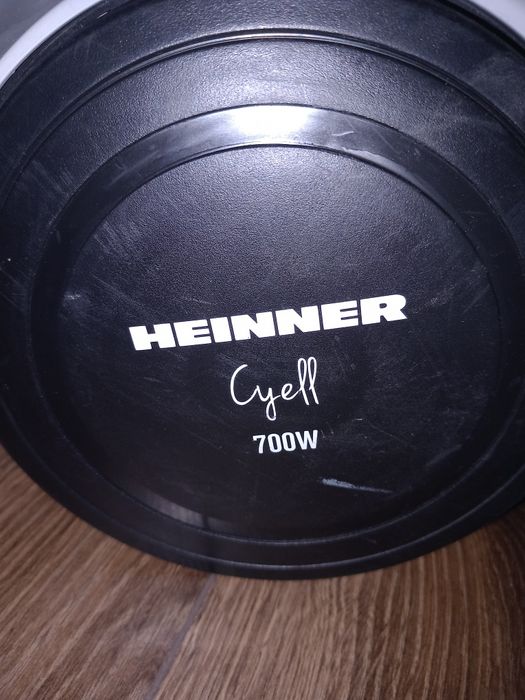 Vând aspirator Heinner